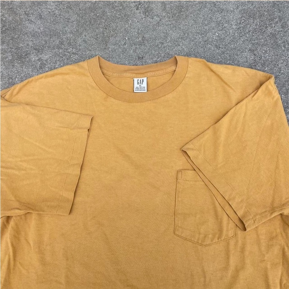 Vintage 90s Gap single stitch pocket tee
